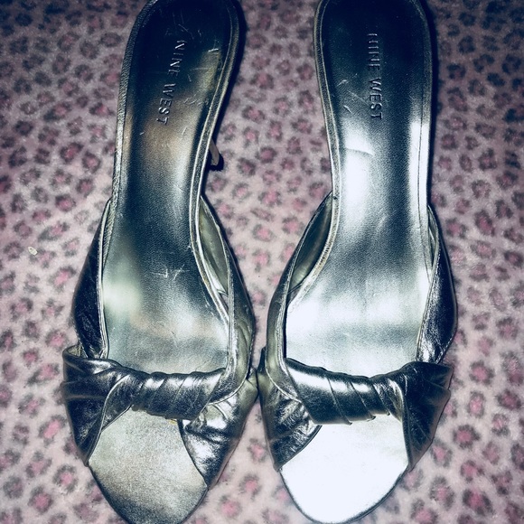 Nine West Roussyr Silver Slides - Picture 2 of 3